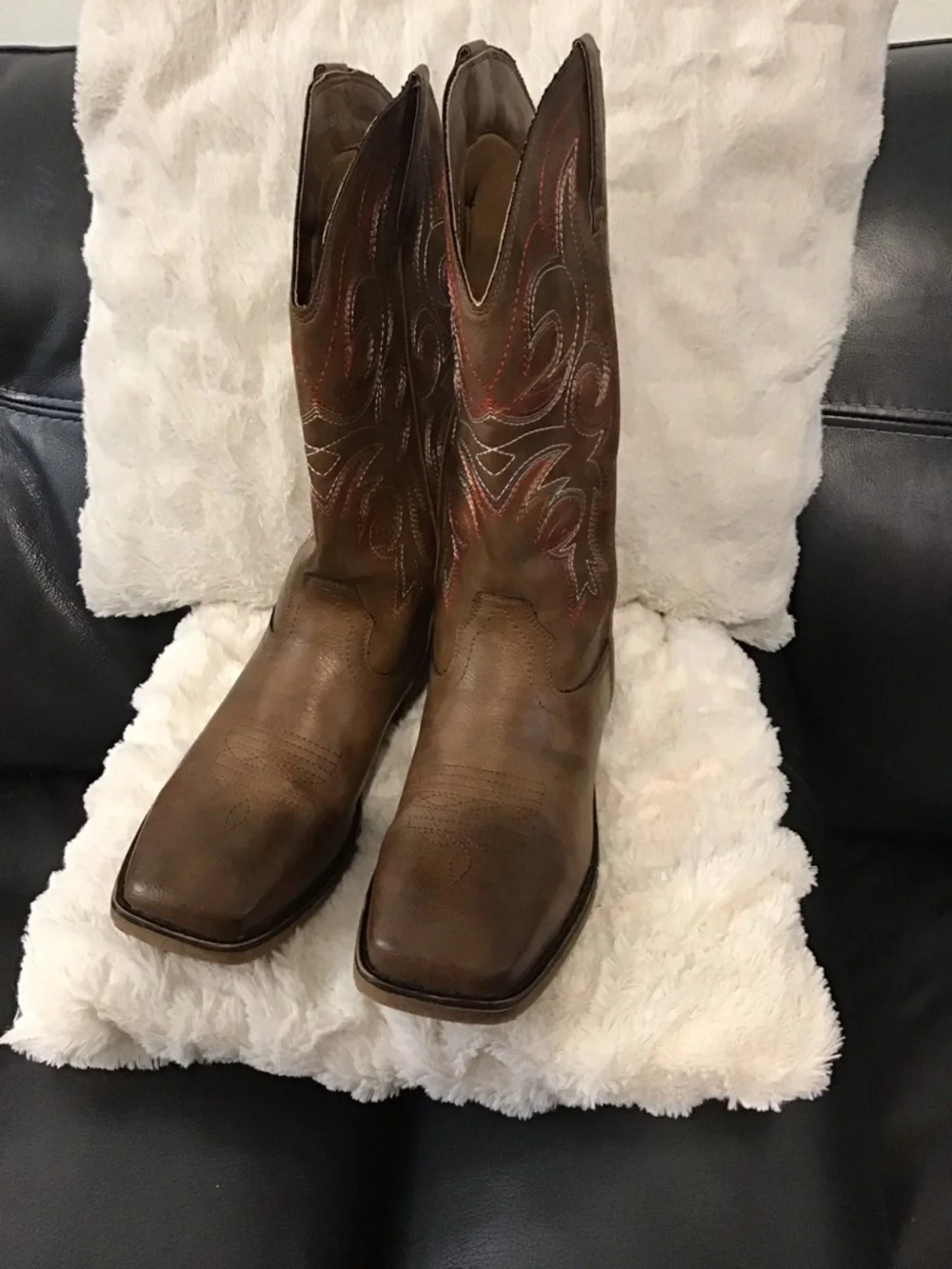Classic Brown Men's Western Cowboy Boots - Picture 3 of 8